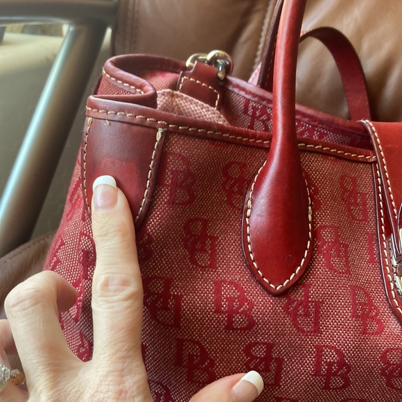 Dooney and Bourke Inc red purse handbag crossbody - Picture 6 of 15